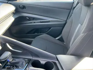 Hyundai ELANTRA 2025 SEL Sport 4dr Sedán