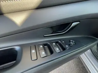 Hyundai ELANTRA 2025 SEL Sport 4dr Sedán