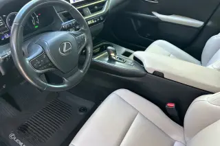 Lexus UX 300h 2025 4dr Crossover