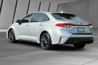 Toyota Corolla Hybrid 2023 SE 4dr Sed n
