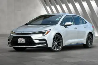 Toyota Corolla Hybrid 2023 SE 4dr Sed n