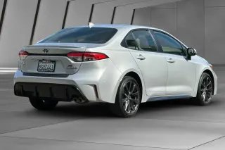 Toyota Corolla Hybrid 2023 SE 4dr Sed n