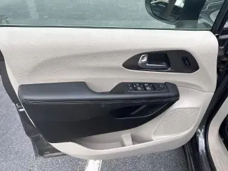 Chrysler Pacifica 2023 Touring L 4dr Mini-Van