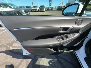 Hyundai SONATA Hybrid 2024 SEL 4p Sedan