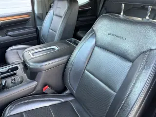GMC Sierra 1500 2022 4x4 Denali 4p Cab de Tripulacion 5.8 ft. CB