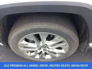 Toyota RAV4 2021 AWD XLE Premium 4dr SUV
