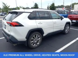 Toyota RAV4 2021 AWD XLE Premium 4dr SUV