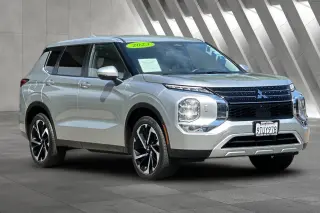 Mitsubishi Outlander 2023 AWD SE 4p SUV