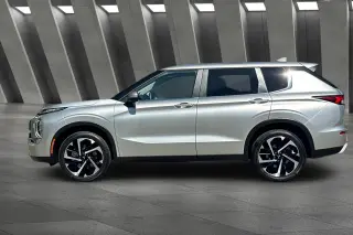 Mitsubishi Outlander 2023 AWD SE 4p SUV