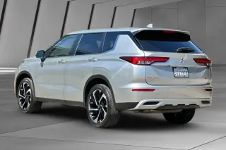 Mitsubishi Outlander 2023 AWD SE 4p SUV