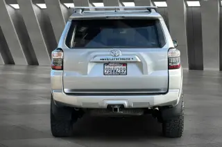 Toyota 4Runner 2018 4x4 SR5 4dr SUV