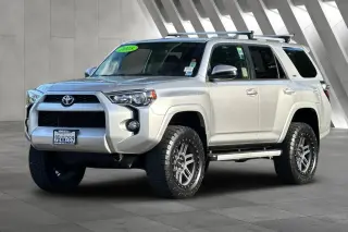 Toyota 4Runner 2018 4x4 SR5 4dr SUV