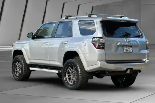 Toyota 4Runner 2018 4x4 SR5 4dr SUV