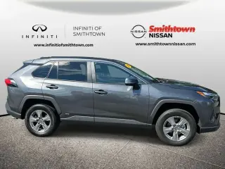 Toyota RAV4 Híbrido 2022 AWD XLE 4dr SUV
