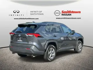 Toyota RAV4 Híbrido 2022 AWD XLE 4dr SUV