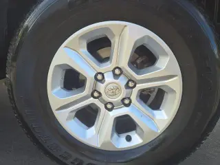 Toyota 4Runner 2023 4x4 SR5 SUV 4puertas