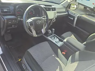 Toyota 4Runner 2023 4x4 SR5 SUV 4puertas