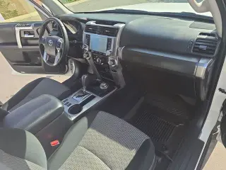 Toyota 4Runner 2023 4x4 SR5 SUV 4puertas