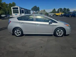 Toyota Prius 2015 Dos puertas Hatchback de cuatro plazas