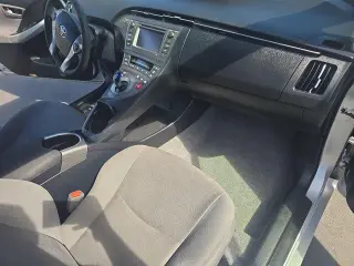 Toyota Prius 2015 Dos puertas Hatchback de cuatro plazas