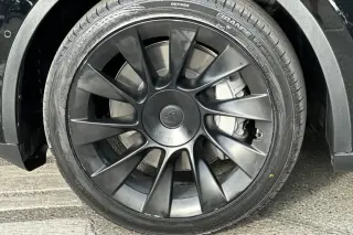 Tesla Model Y 2021 AWD Long Range 4p Crossover