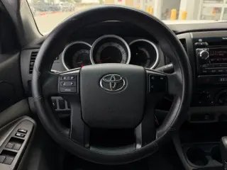 Toyota Tacoma 2012 4x2 PreRunner V6 4 puertas Doble Cabina 5.0 pies SB 5A