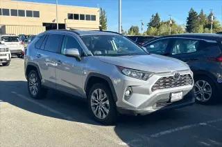 Toyota RAV4 2019 4x4 XLE Premium SUV de 4 puertas