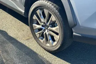 Toyota RAV4 2019 4x4 XLE Premium SUV de 4 puertas