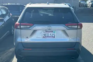 Toyota RAV4 2019 4x4 XLE Premium SUV de 4 puertas