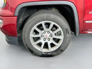 GMC Sierra 1500 2018 4x4 Denali 4p Crew Cab 5.8 ft. SB