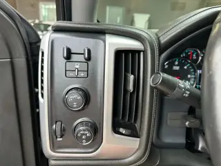GMC Sierra 1500 2017 4x4 SLT 4dr Crew Cab 5.8 ft. SB
