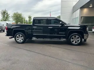 GMC Sierra 1500 2017 4x4 SLT 4dr Crew Cab 5.8 ft. SB
