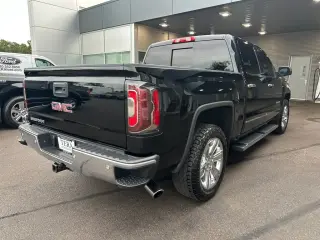 GMC Sierra 1500 2017 4x4 SLT 4dr Crew Cab 5.8 ft. SB