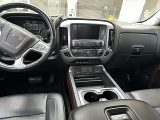 GMC Sierra 1500 2017 4x4 SLT 4dr Crew Cab 5.8 ft. SB