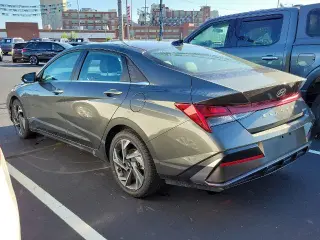 Hyundai ELANTRA 2025 Limited 4p Sedan