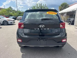 Hyundai VENUE 2025 SEL 4p Crucero
