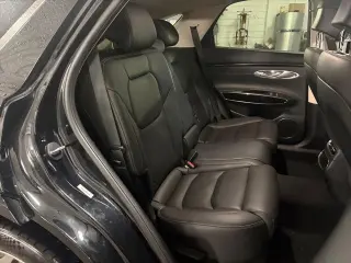 Genesis GV70 2025 AWD 2.5T Estándar 4p SUV