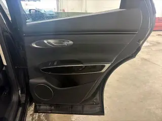 Genesis GV70 2025 AWD 2.5T Estándar 4p SUV
