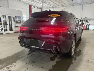 Genesis GV70 2025 AWD 2.5T Estándar 4p SUV