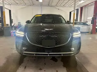 Genesis GV70 2025 AWD 2.5T Estándar 4p SUV