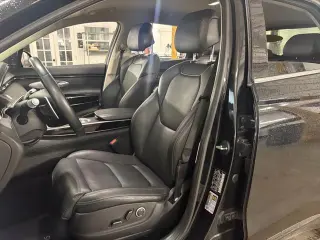 Genesis GV70 2025 AWD 2.5T Estándar 4p SUV