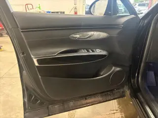 Genesis GV70 2025 AWD 2.5T Estándar 4p SUV