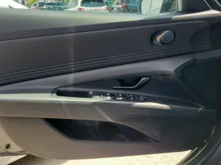 Hyundai ELANTRA 2026 SEL Sport 4dr Sedán