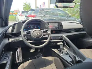 Hyundai ELANTRA 2026 SEL Sport 4dr Sedán