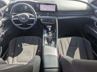 Hyundai ELANTRA 2024 SEL 4p Sedana