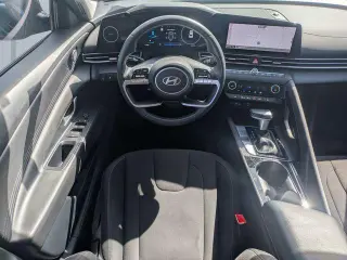 Hyundai ELANTRA 2024 SEL 4p Sedana