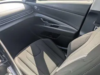 Hyundai ELANTRA 2024 SEL 4p Sedana