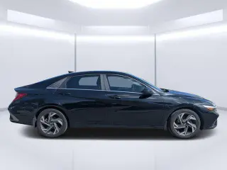 Hyundai ELANTRA 2024 SEL 4p Sedana