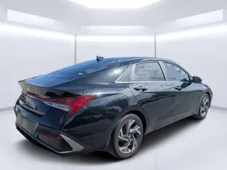 Hyundai ELANTRA 2024 SEL 4p Sedana