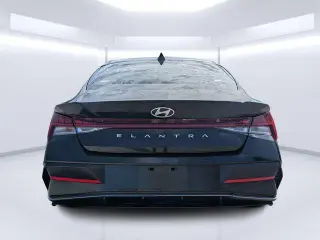 Hyundai ELANTRA 2024 SEL 4p Sedana